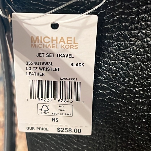 NWT Michael Kors Large Leather Jet Set Travel Wristlet - Picture 2 of 4